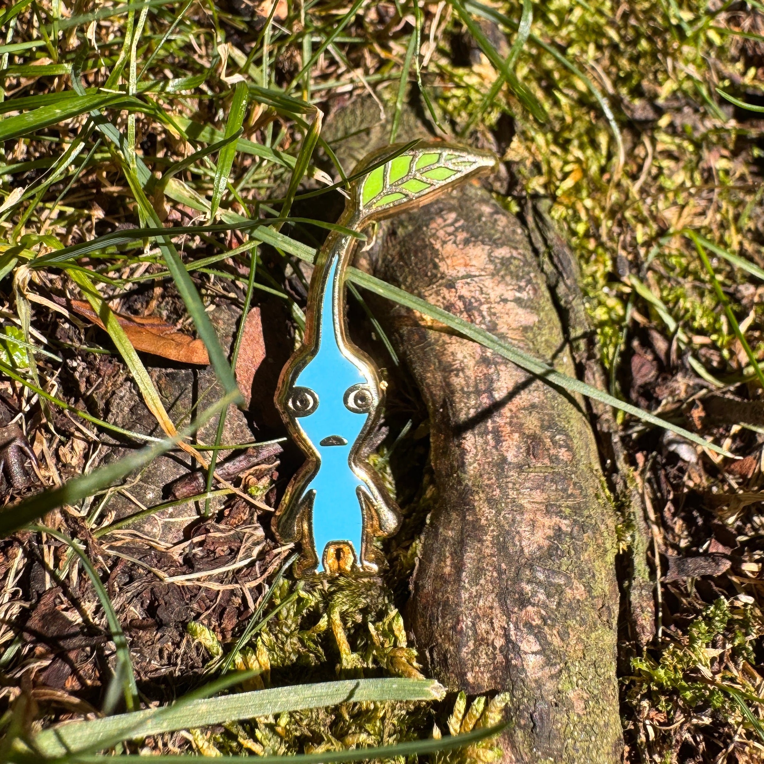 Blue Pikmin Enamel Pin - 1.25''