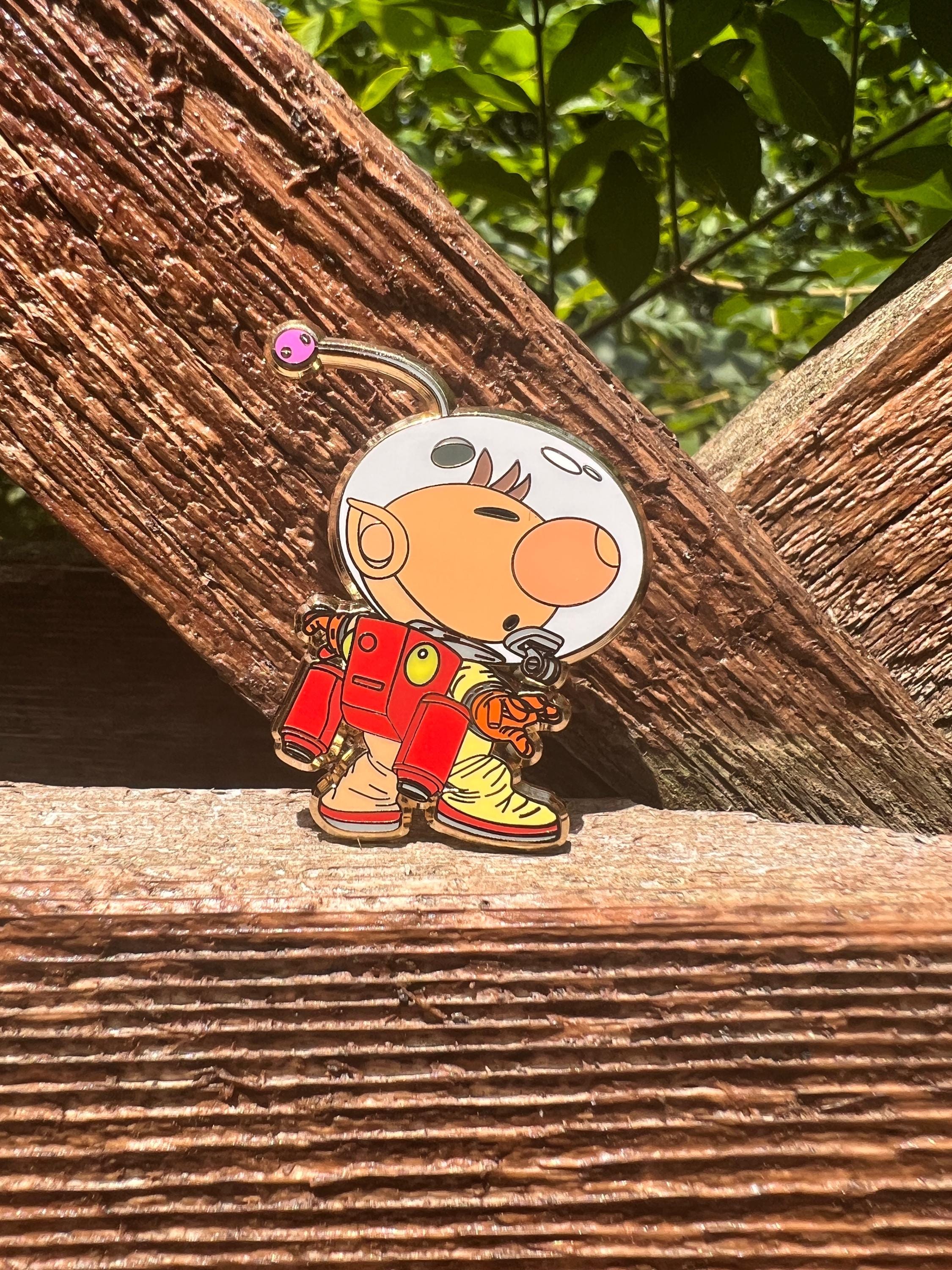 Captain Olimar Pikmin Enamel Pin - 1.5"